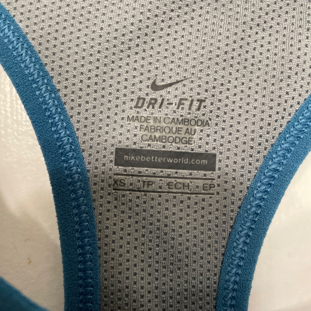 Compression tank top - Picture 3 of 6